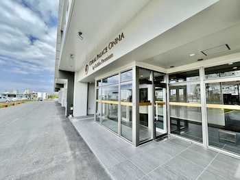 coral palace onna by sunset avenue