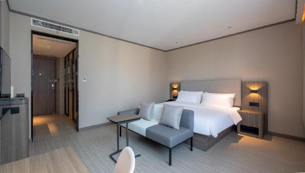 hanting hotel xichang moon lake wetland park