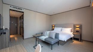 hanting hotel xichang moon lake wetland park