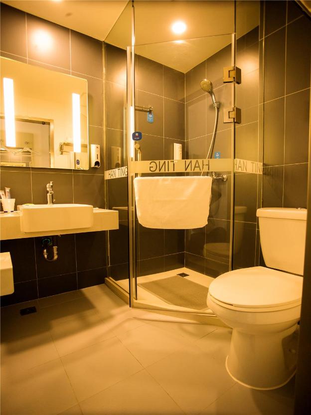 hanting hotel changzhong changhong road metro station