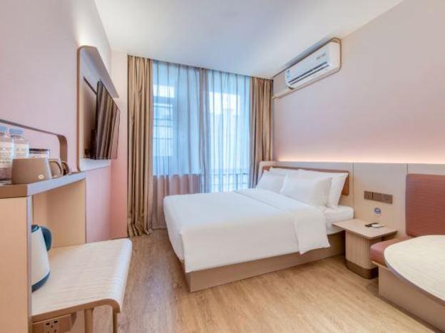 hanting hotel changzhong changhong road metro station