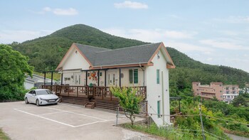 yeosu dulggot pension
