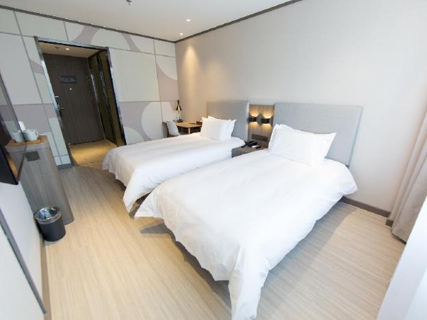 hanting hotel changchun jingyue changying century city