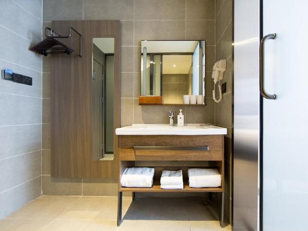 hanting hotel changchun jingyue changying century city