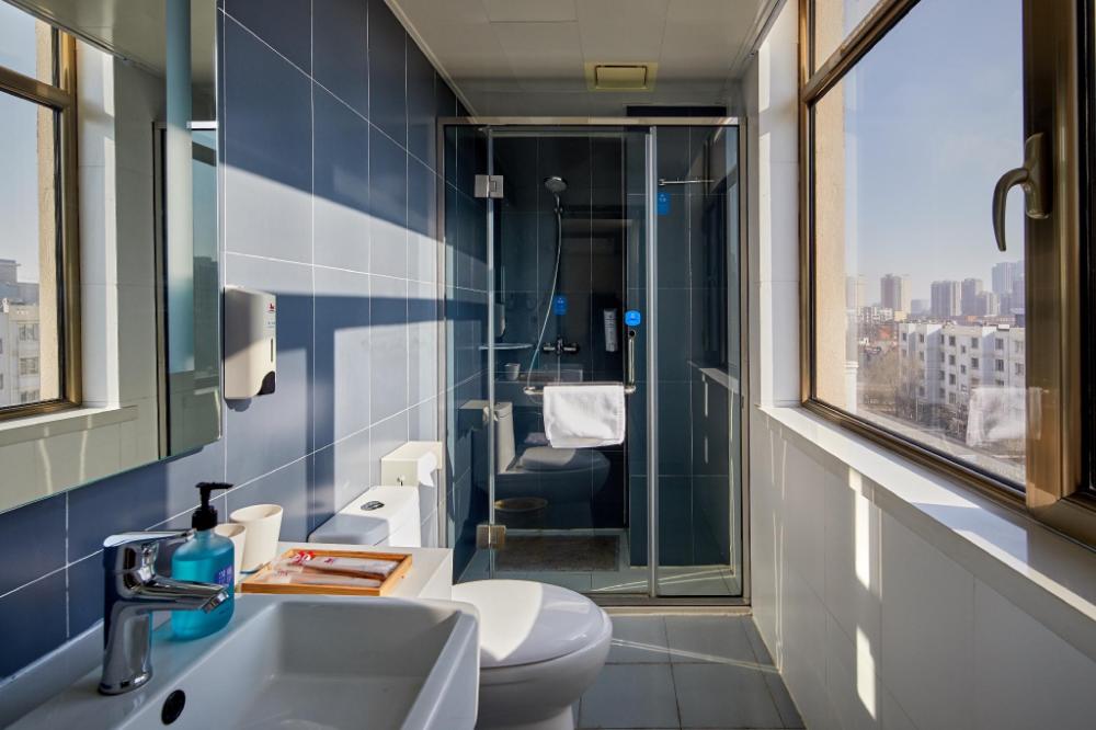hanting hotel yinchuan railway station xinhualian plaza