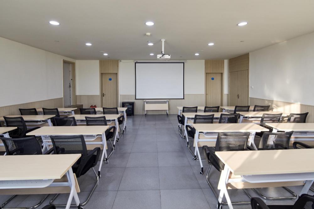 hanting hotel yinchuan railway station xinhualian plaza
