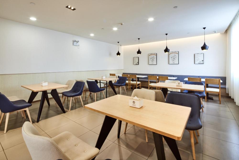 hanting hotel yinchuan railway station xinhualian plaza
