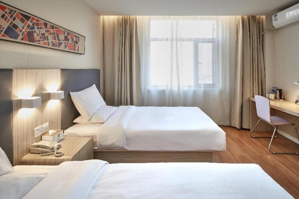 hanting hotel yinchuan railway station xinhualian plaza