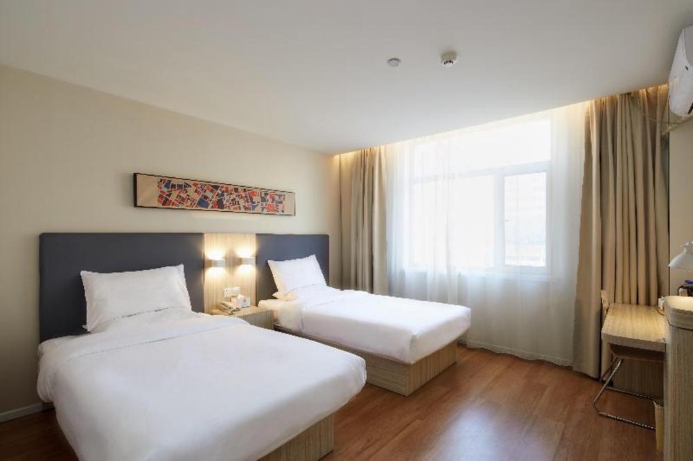 hanting hotel yinchuan railway station xinhualian plaza