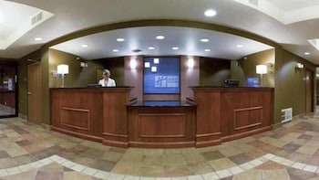 holiday inn express and suites sioux center by ihg