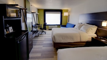 holiday inn express and suites sioux center by ihg