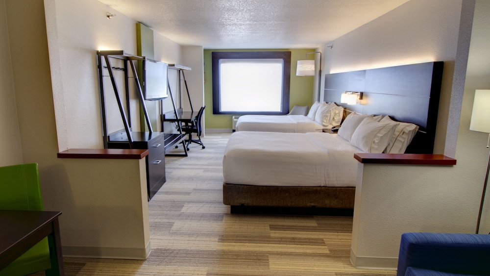 holiday inn express and suites sioux center by ihg