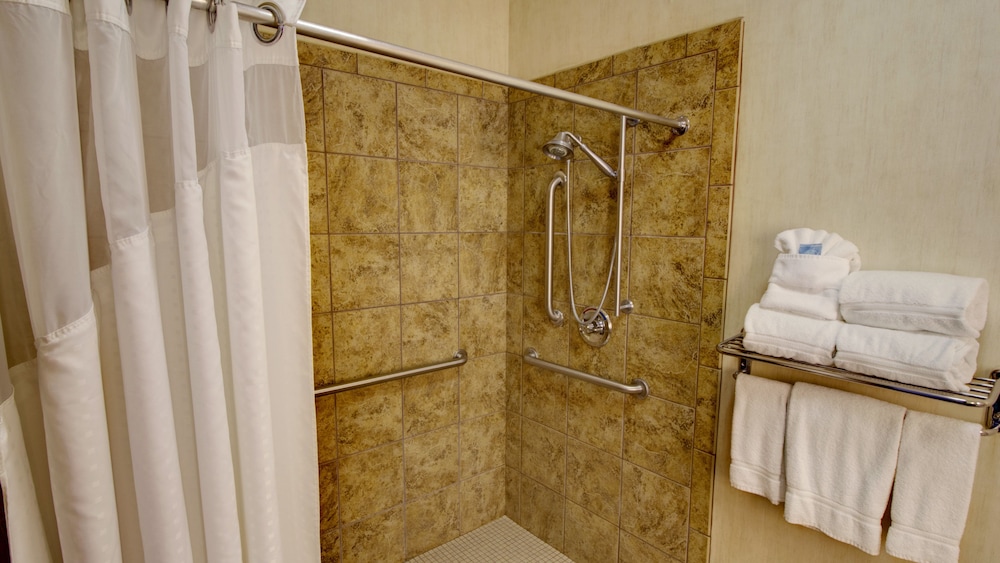 holiday inn express and suites sioux center by ihg