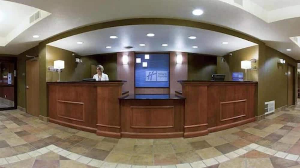 holiday inn express and suites sioux center by ihg