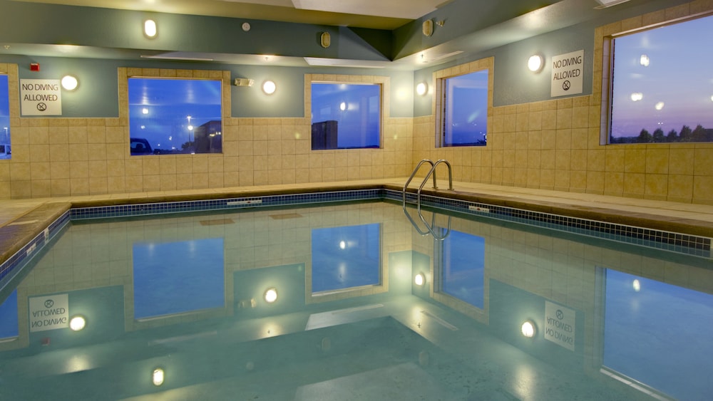 holiday inn express and suites sioux center by ihg