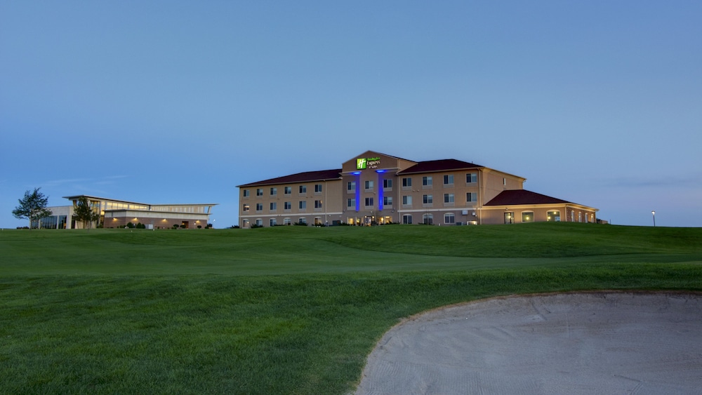holiday inn express and suites sioux center by ihg