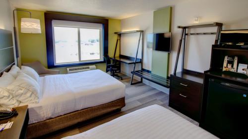holiday inn express and suites sioux center by ihg