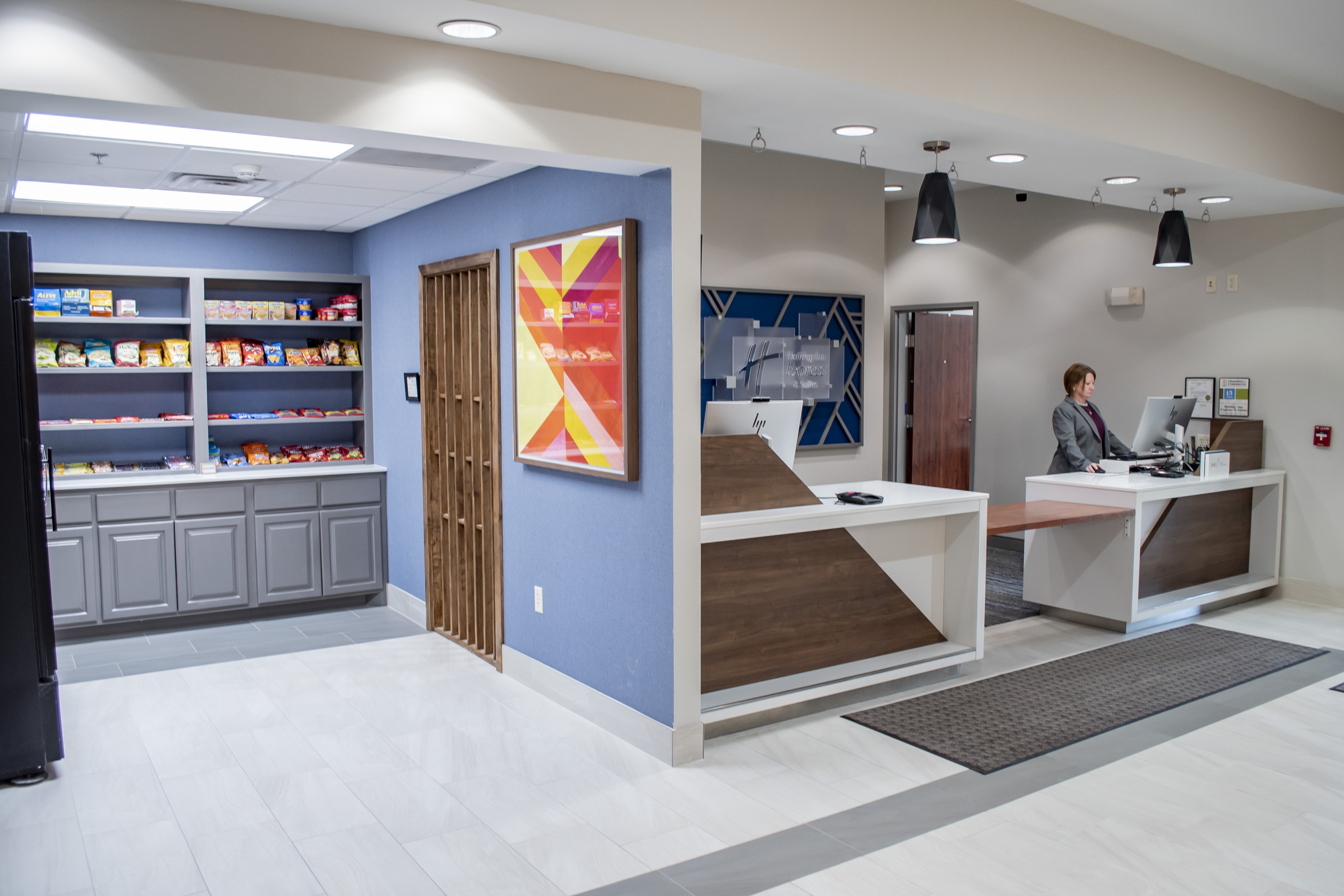 holiday inn express and suites mason city by ihg