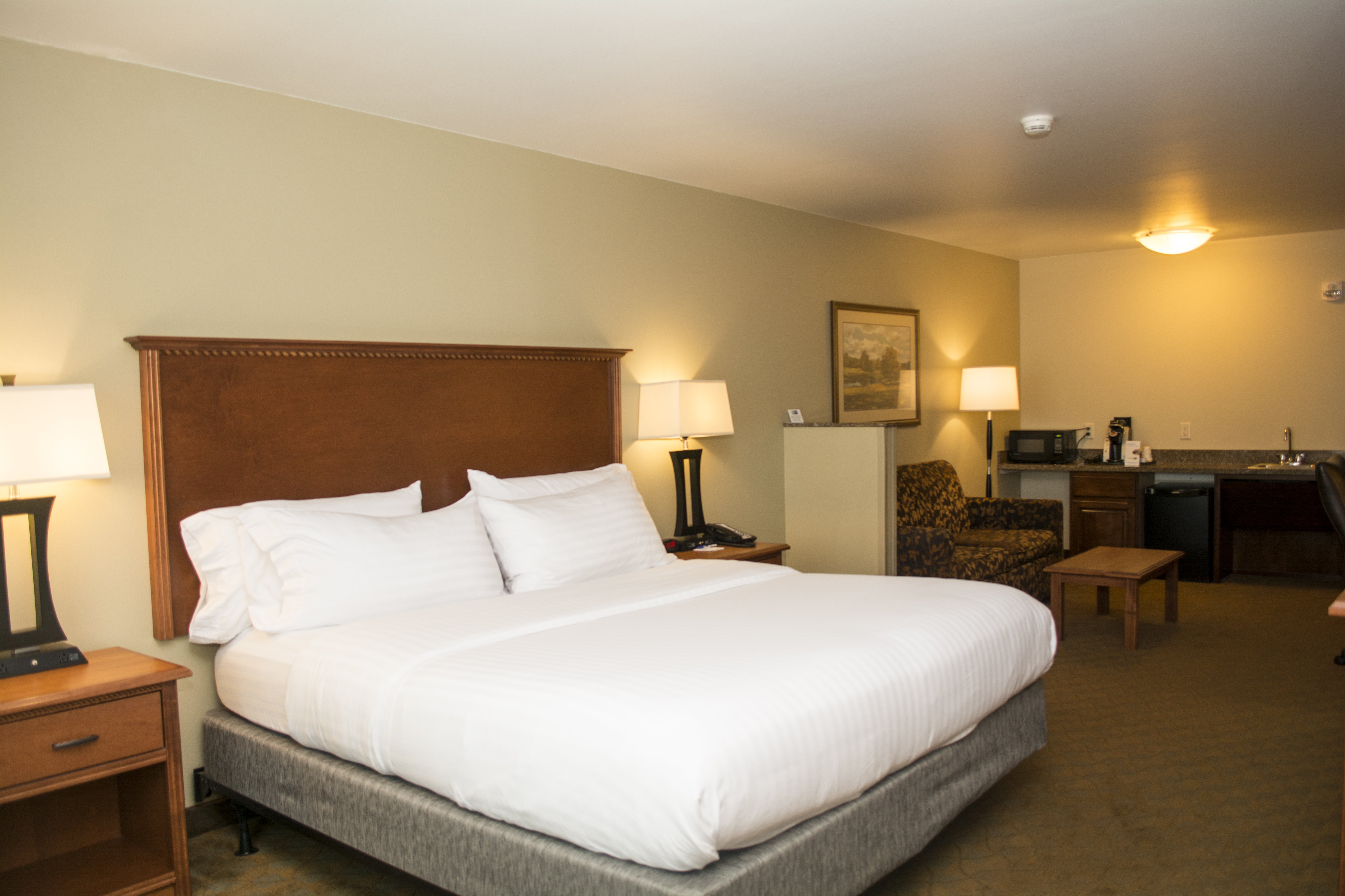 holiday inn express and suites mason city by ihg