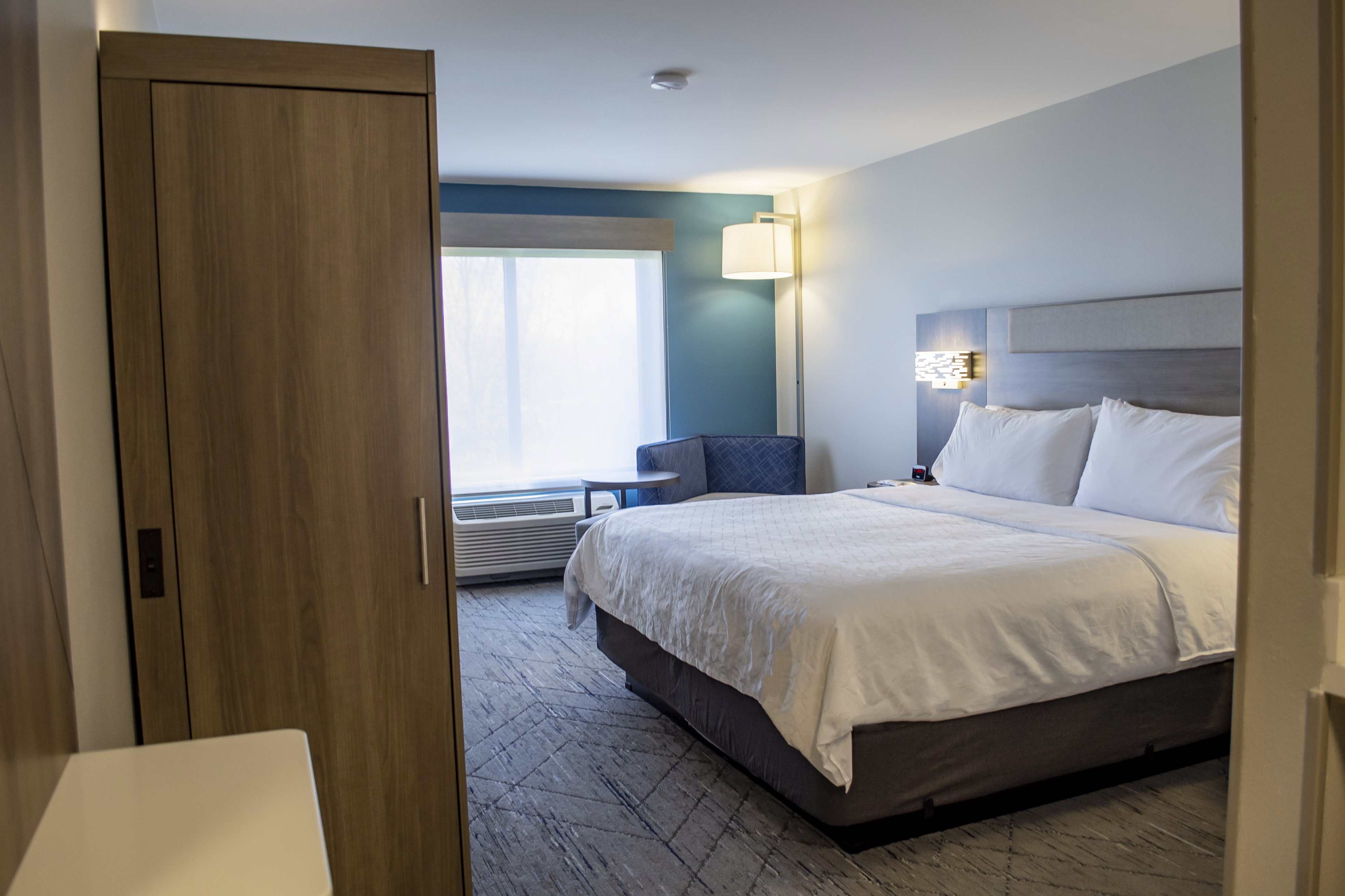 holiday inn express and suites mason city by ihg