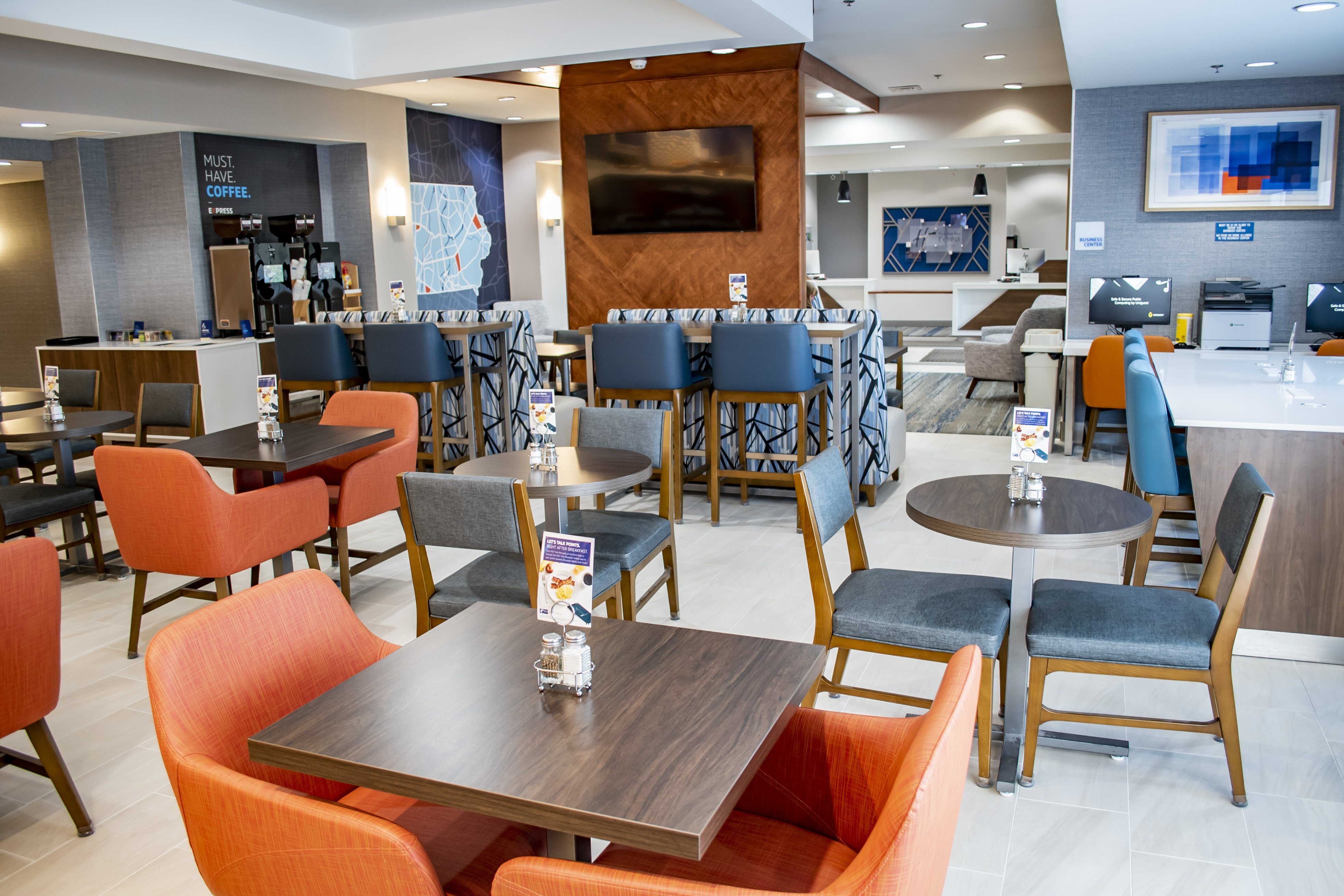 holiday inn express and suites mason city by ihg