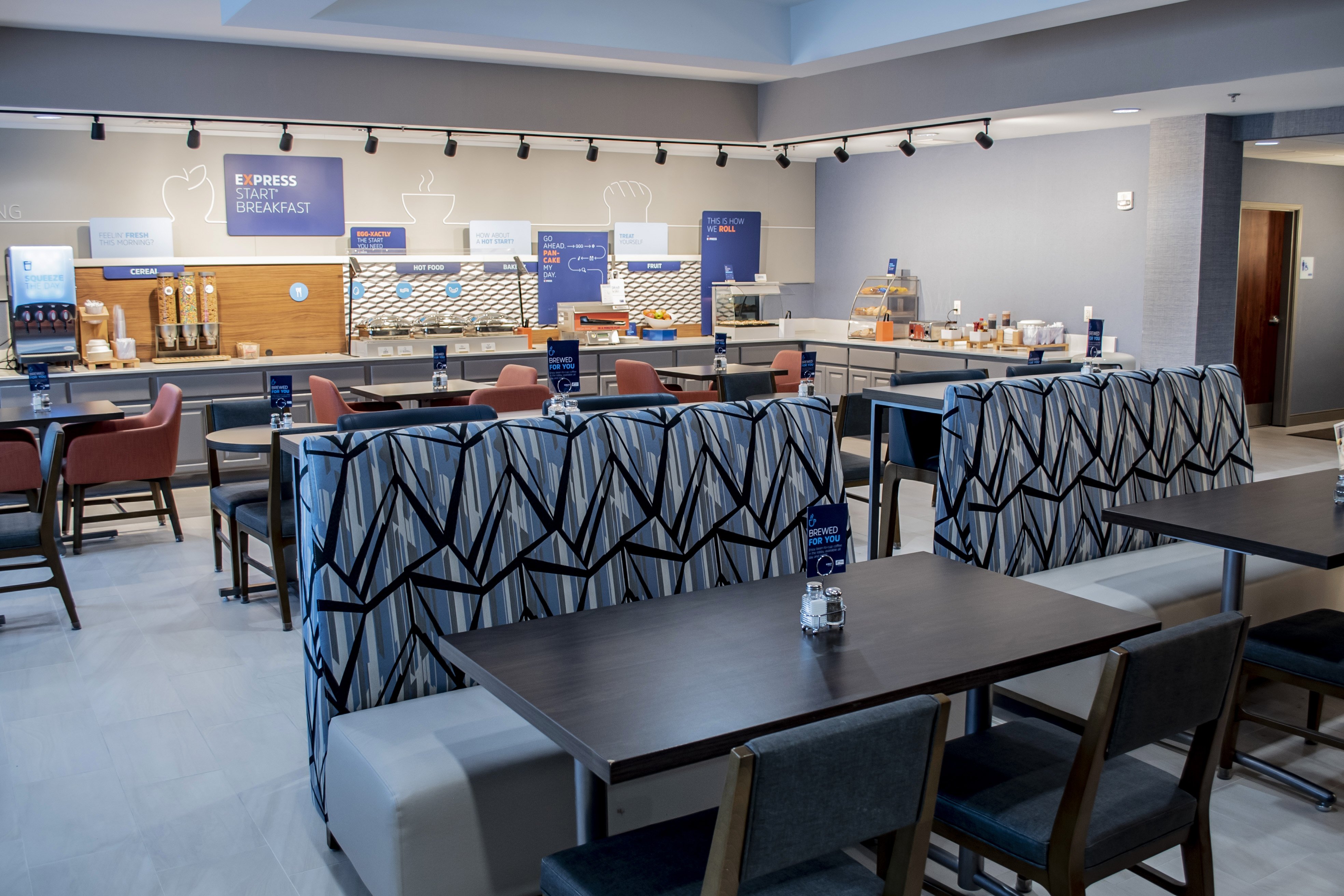 holiday inn express and suites mason city by ihg