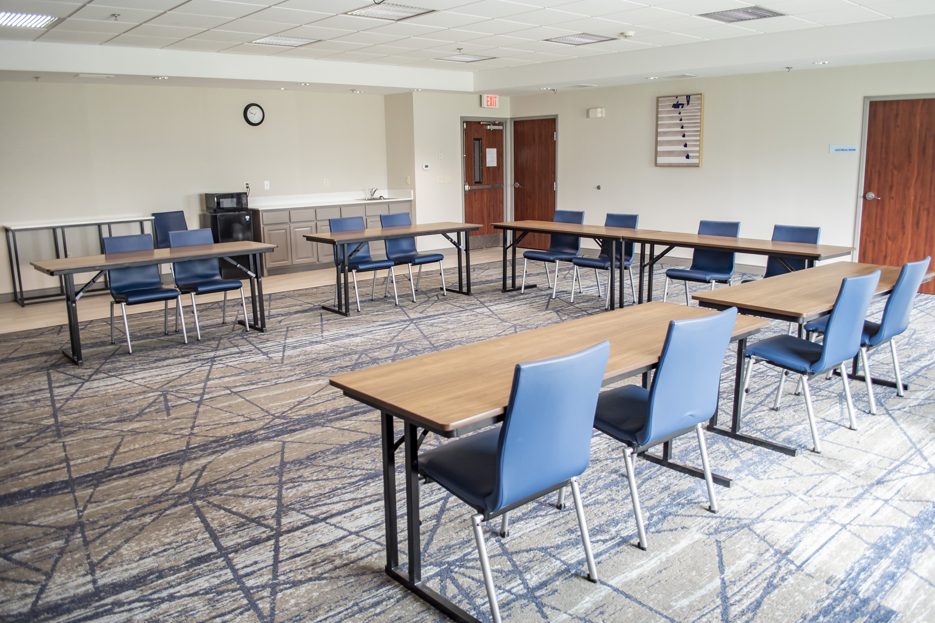 holiday inn express and suites mason city by ihg