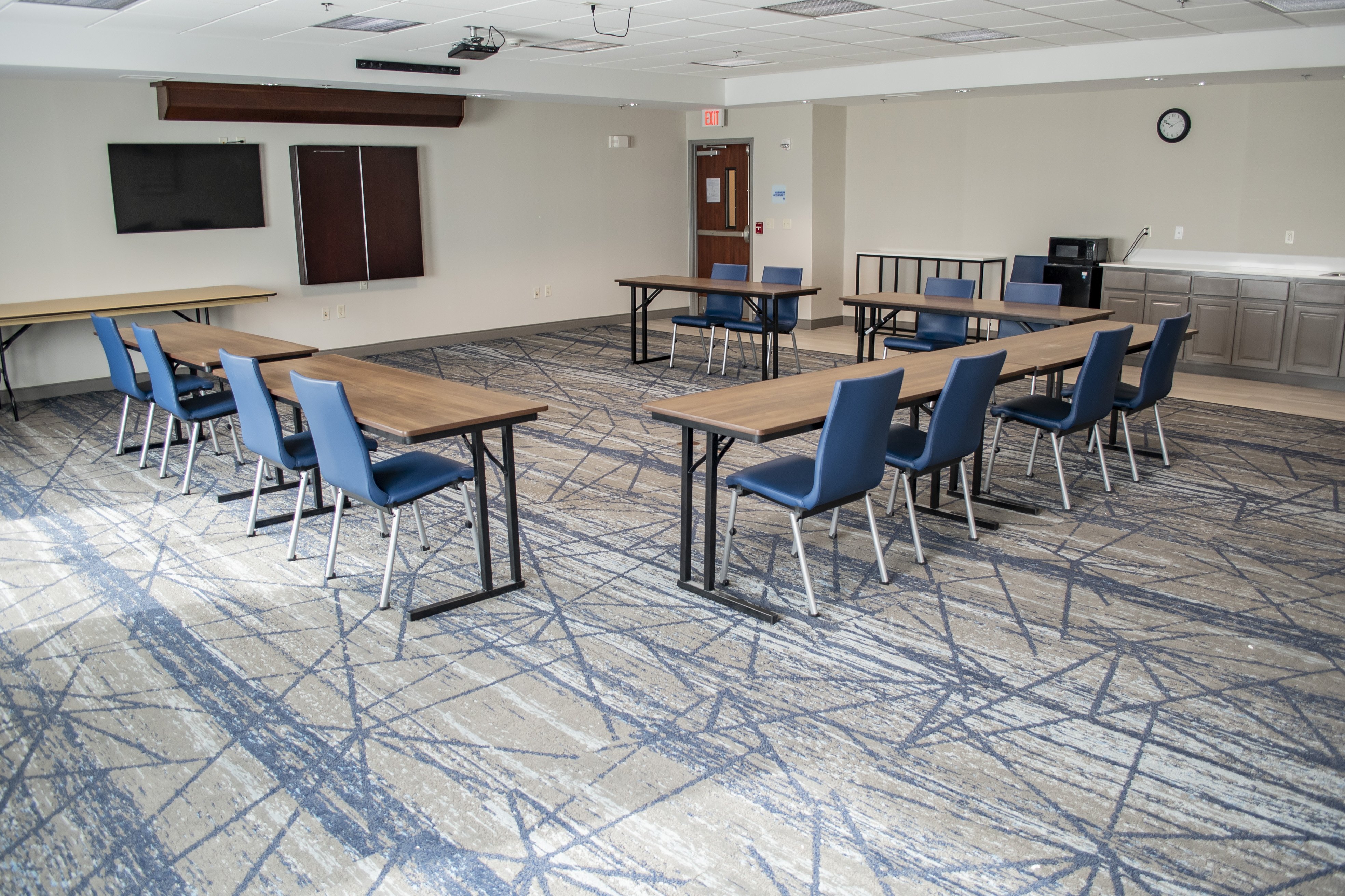 holiday inn express and suites mason city by ihg