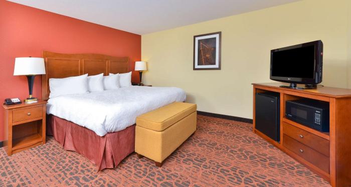hampton inn clinton ia