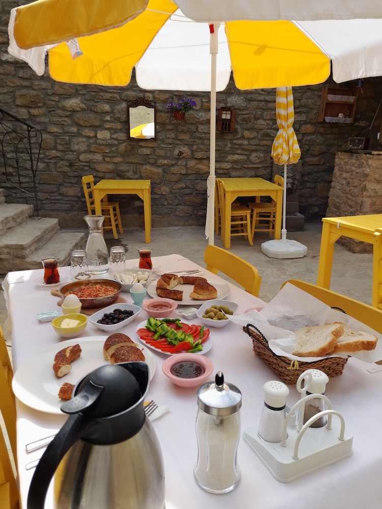 sari keci tas otel