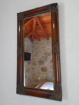 sari keci tas otel