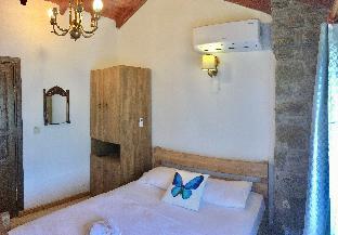 sari keci tas otel