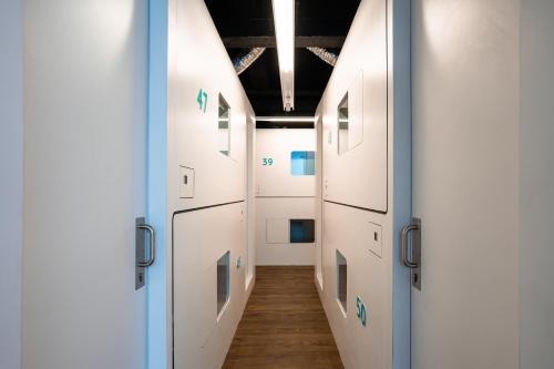 bobobox pods mega mall bekasi