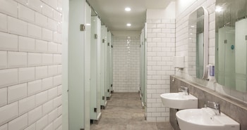 bobobox pods mega mall bekasi