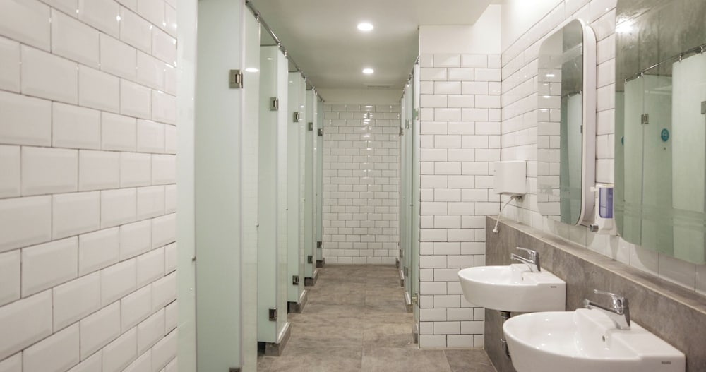 bobobox pods mega mall bekasi