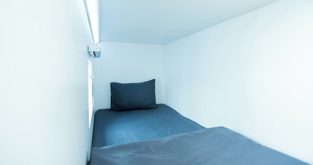 bobobox pods mega mall bekasi