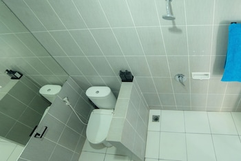 mad monkey kuta lombok