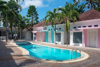 mad monkey kuta lombok