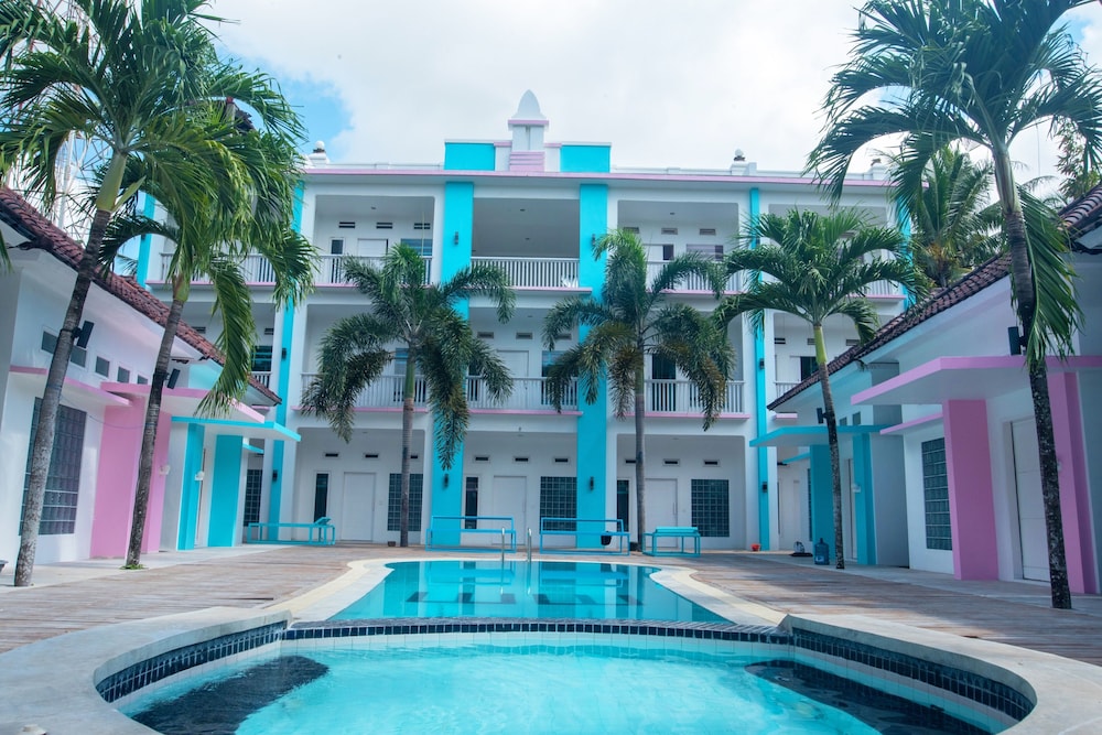 mad monkey kuta lombok