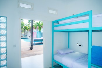 mad monkey kuta lombok