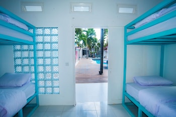 mad monkey kuta lombok