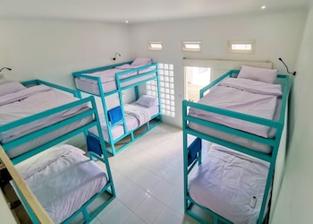 mad monkey kuta lombok