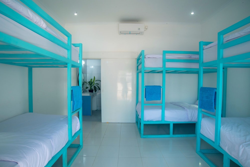 mad monkey kuta lombok