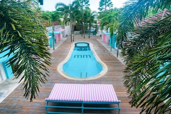 mad monkey kuta lombok