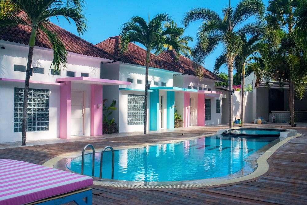 mad monkey kuta lombok