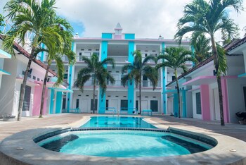 mad monkey kuta lombok