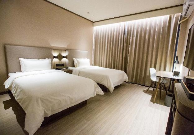 hanting hotel shijiazhuang luancheng hebei communication university