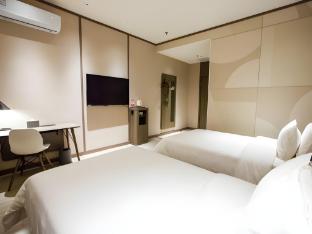 hanting hotel shijiazhuang luancheng hebei communication university