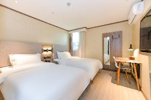 hanting hotel shanghai wujiaochang changhai hospital