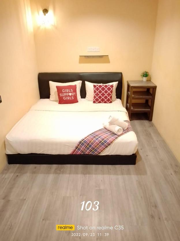 loft pals urbanstay lodge kapit